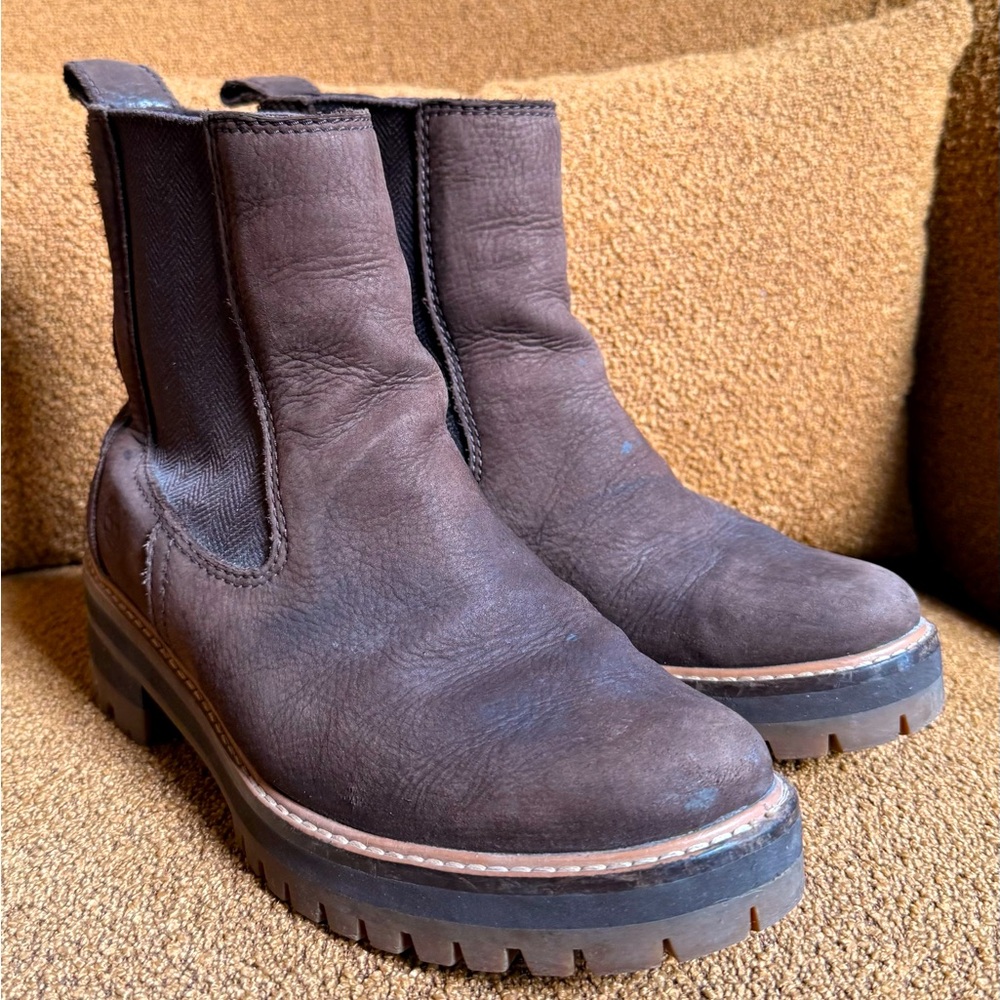 Timberland women Chelsea boot . Size 8
